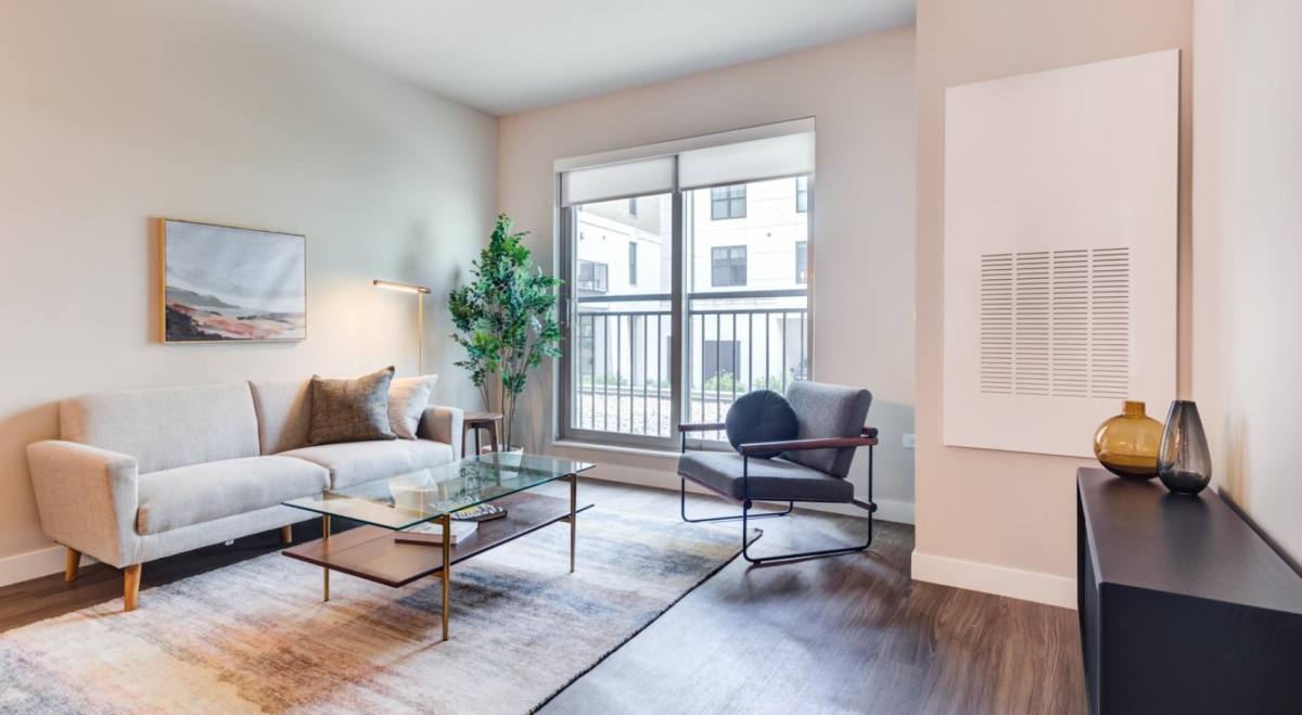 Apartment for rent at 926 Maple Ave, Downers Grove, IL 60515