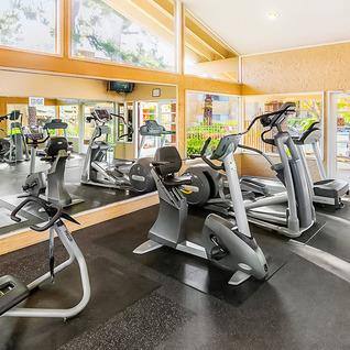 Apartment for rent at South Coast Racquet Club Apartment Homes, 1101 W Stevens Ave, Santa Ana, CA 92707