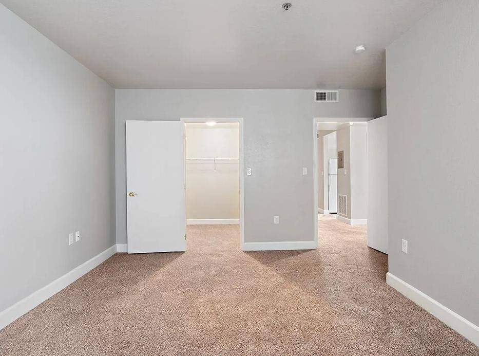 Apartment for rent at The Commodore Perry, 505 Jefferson Ave, Toledo, OH 43604