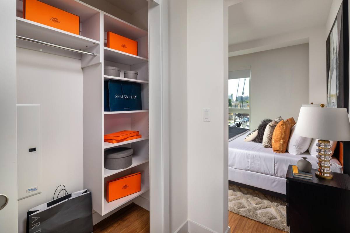 Apartment for rent at 269 Mariposa on 3rd, 269 S Mariposa Ave, Los Angeles, CA 90004