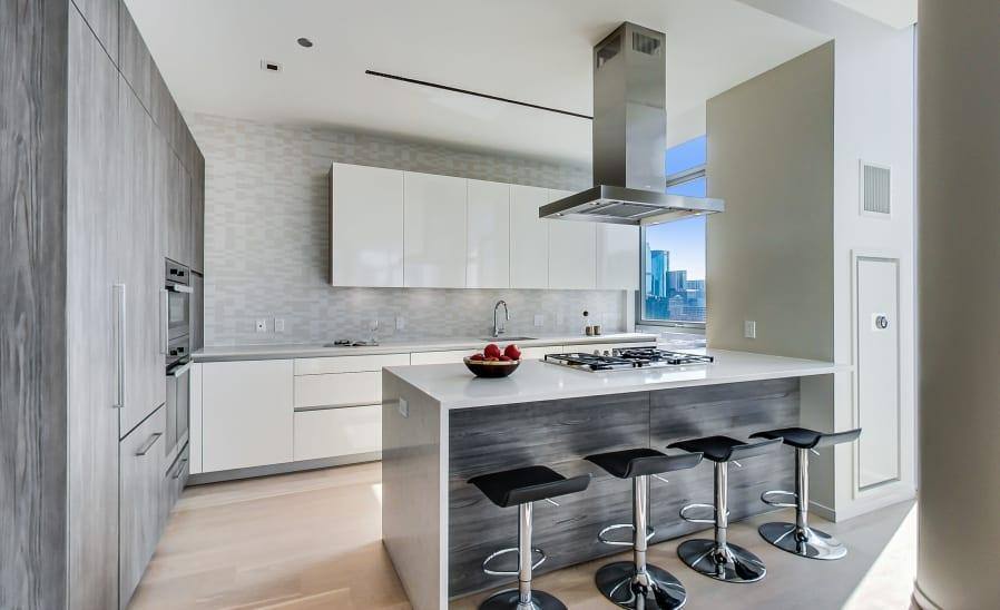 Apartment for rent at 8 E Huron St, Chicago, IL 60611