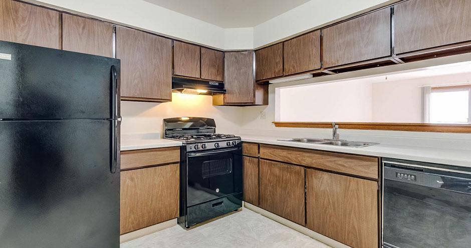 Apartment for rent at 805 Baldwin Ave, Waukegan, IL 60085