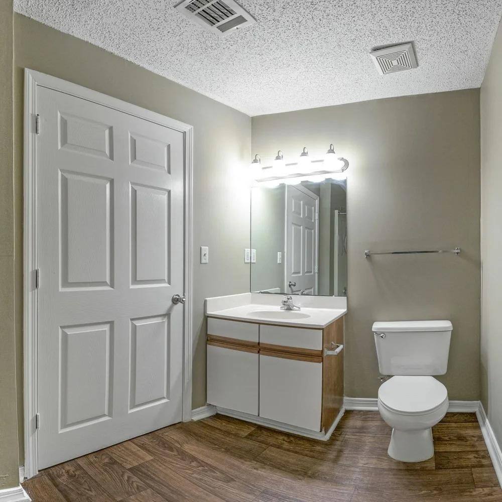 Apartment for rent at 190 Gateway Dr, Biloxi, MS 39531