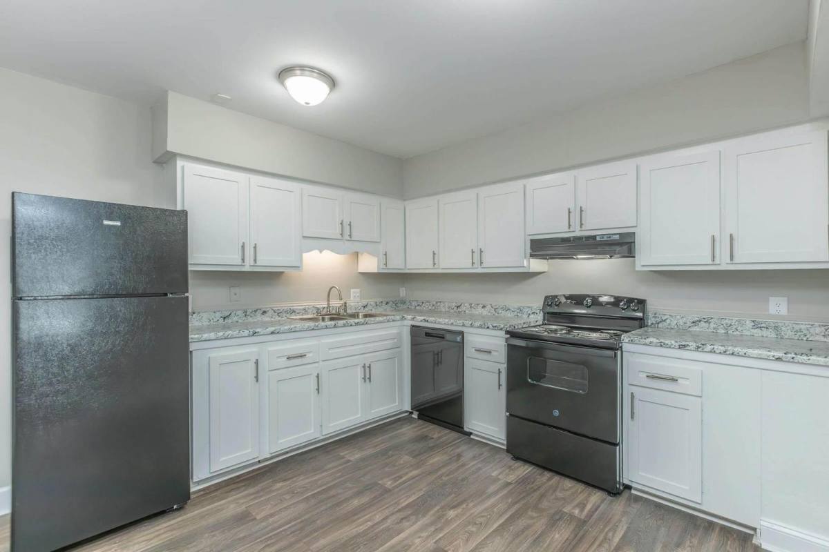Apartment for rent at 3896 Riverside Dr, Macon, GA 31210