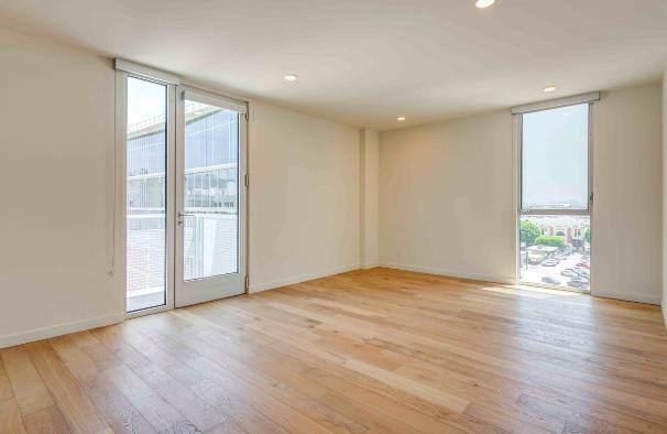 Apartment for rent at 7077 Willoughby Ave, Los Angeles, CA 90038