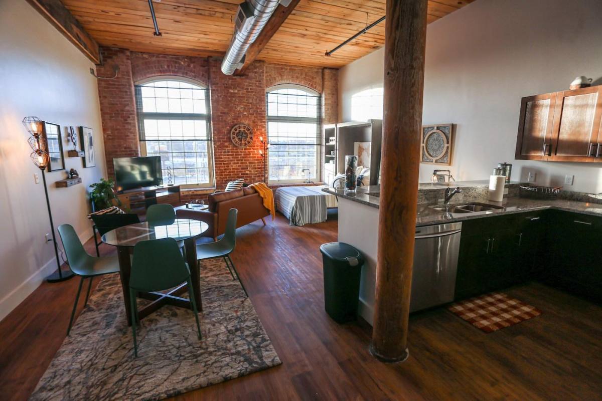 Apartment for rent at 200 Esten Ave, Pawtucket, RI 02860