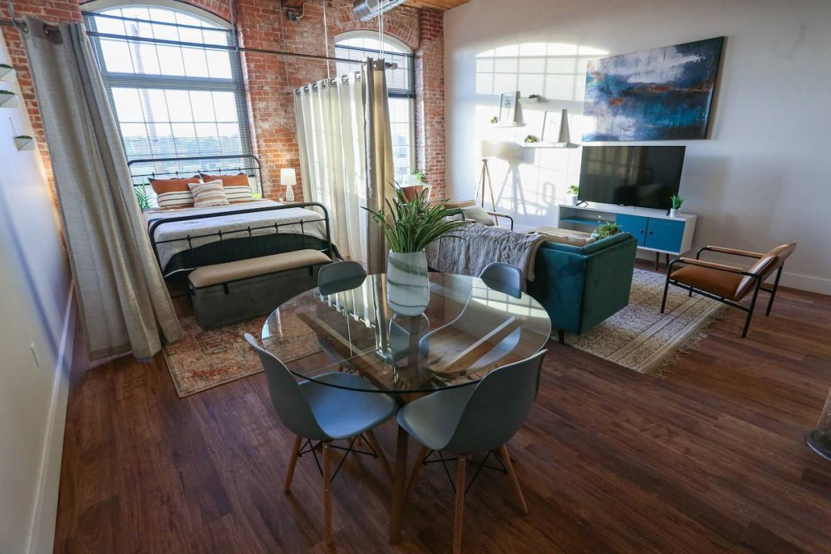 Apartment for rent at 200 Esten Ave, Pawtucket, RI 02860