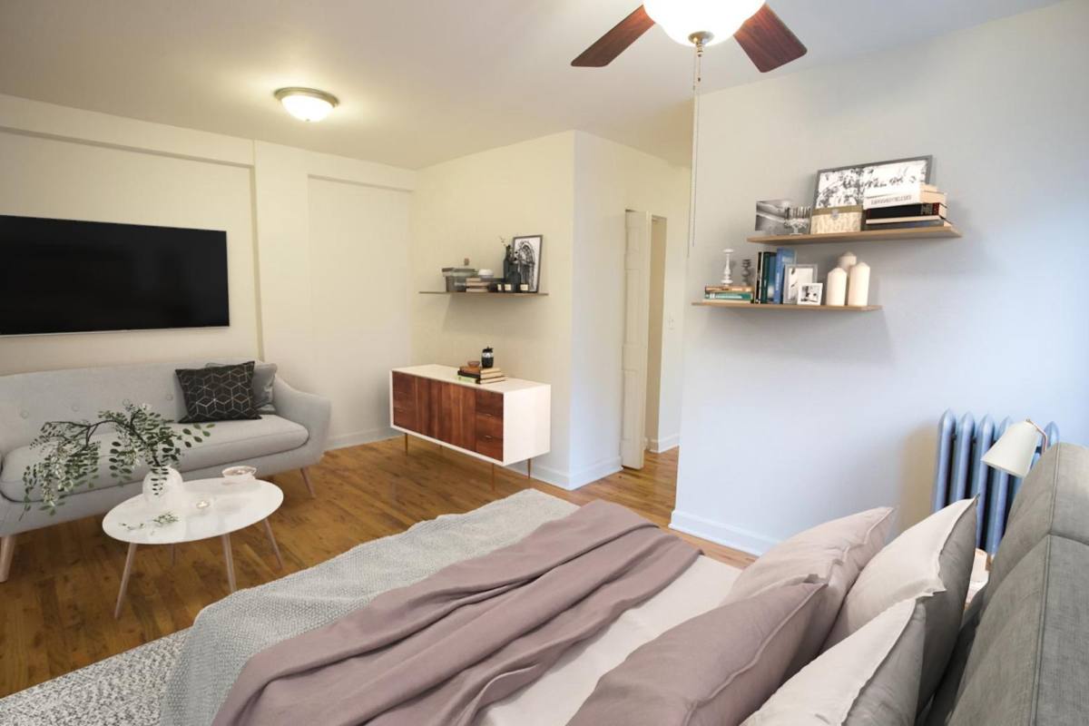 Apartment for rent at 4726 S Woodlawn Ave, Chicago, IL 60615
