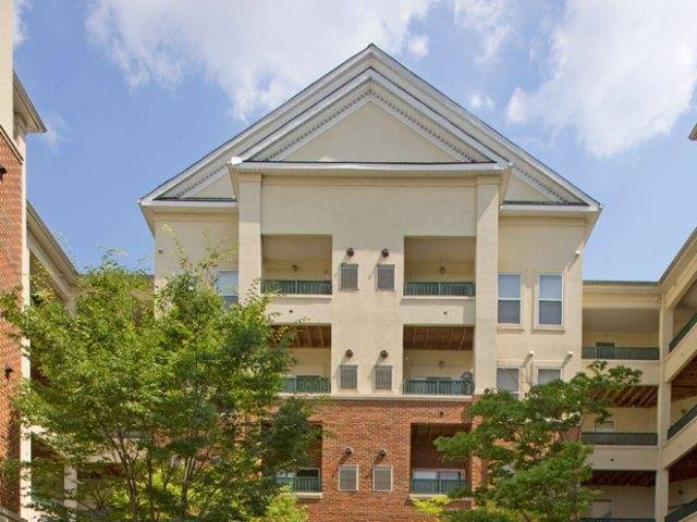 Apartment for rent at 108 Olde Town Ave, Gaithersburg, MD 20877