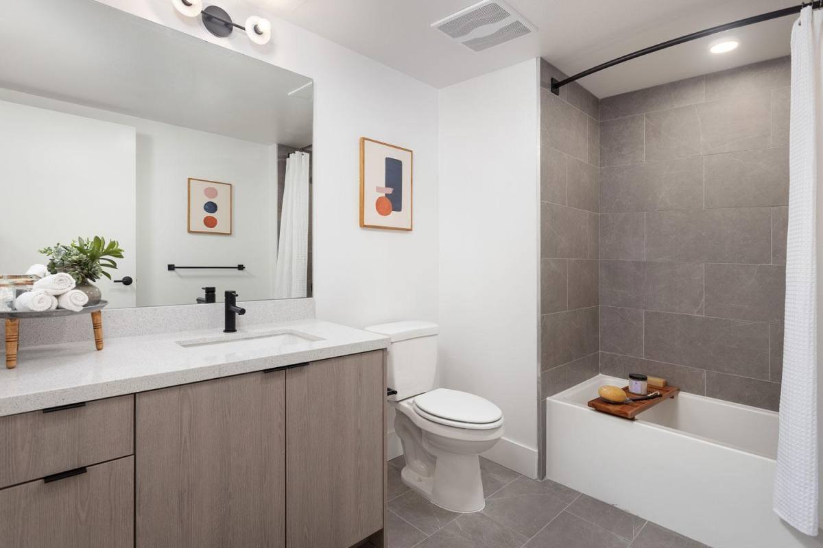 Apartment for rent at 7617 Santa Monica Blvd, Los Angeles, CA 90046