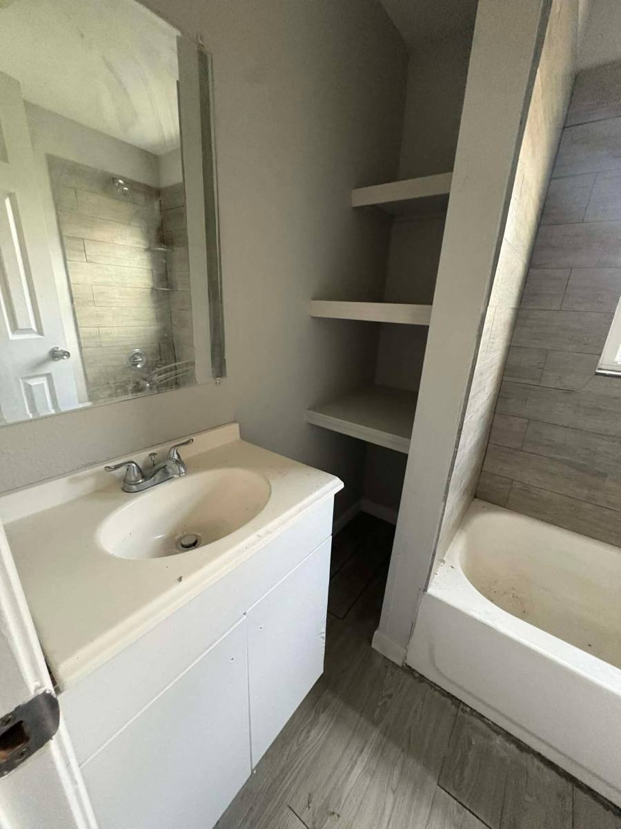Apartment for rent at 1412 Sydnor St, Houston, TX 77012