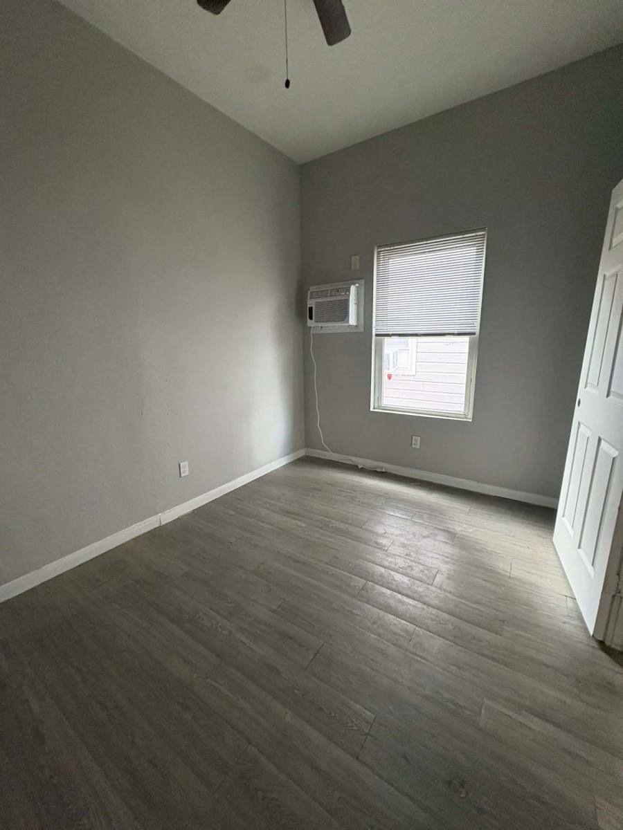 Apartment for rent at 1412 Sydnor St, Houston, TX 77012