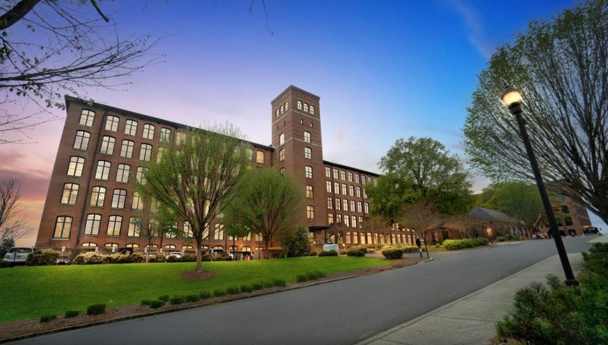 Apartment for rent at 2635 Pembroke Rd, Gastonia, NC 28054