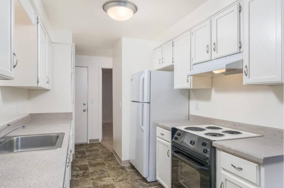 Apartment for rent at China Crest, 2844 River Rd S, Salem, OR 97302