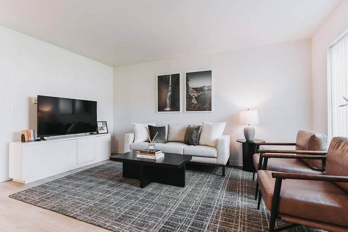 Apartment for rent at Goodpasture Loop, 3950 Goodpasture Loop, Eugene, OR 97401