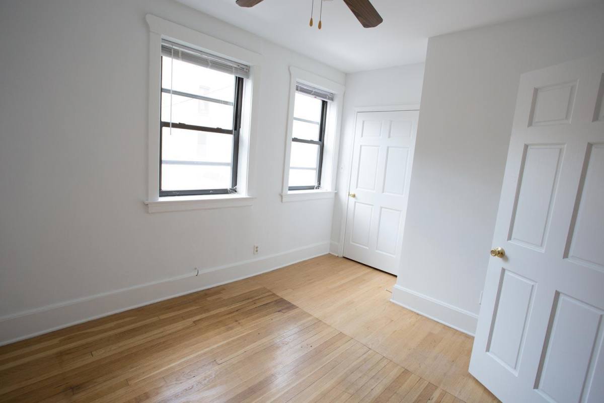 Apartment for rent at 5237 S Kenwood Ave, Chicago, IL 60615