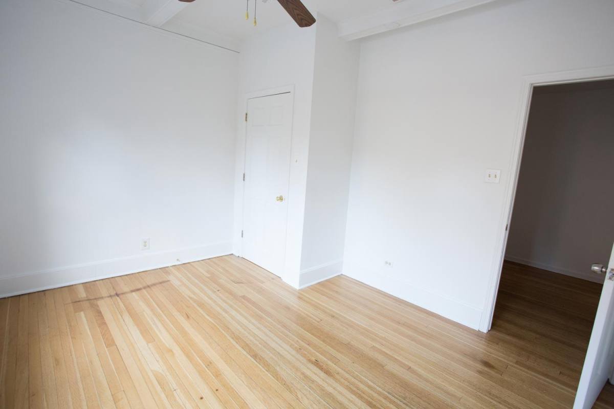 Apartment for rent at 5237 S Kenwood Ave, Chicago, IL 60615