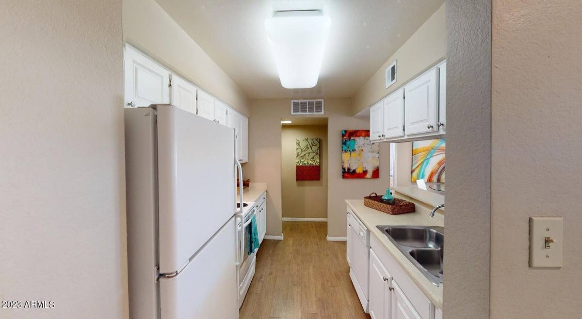 Apartment for rent at 9605 S 48th St, Phoenix, AZ 85044