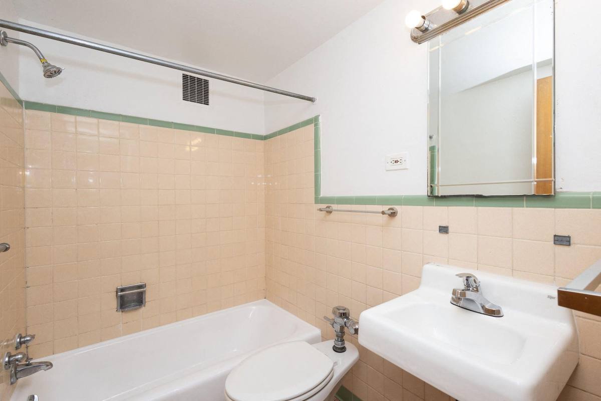 Apartment for rent at Del Prado, 1510 E 9th Ave, Denver, CO 80218