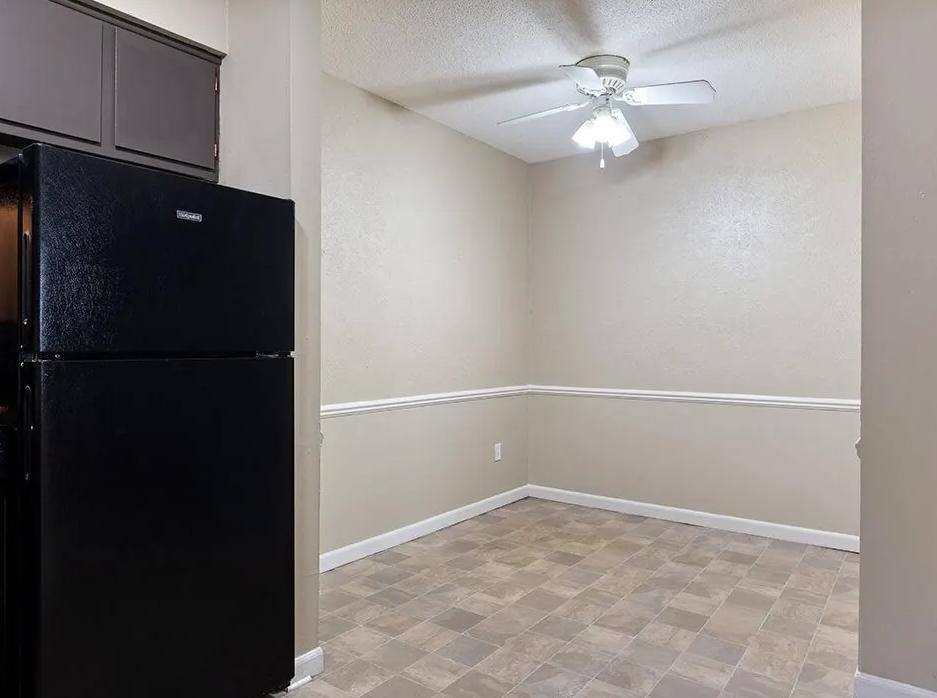 Apartment for rent at Sunnydale Estates, 5834 N Yermo Dr, Toledo, OH 43613