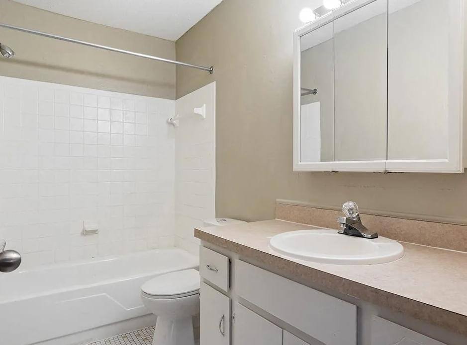 Apartment for rent at Sunnydale Estates, 5834 N Yermo Dr, Toledo, OH 43613