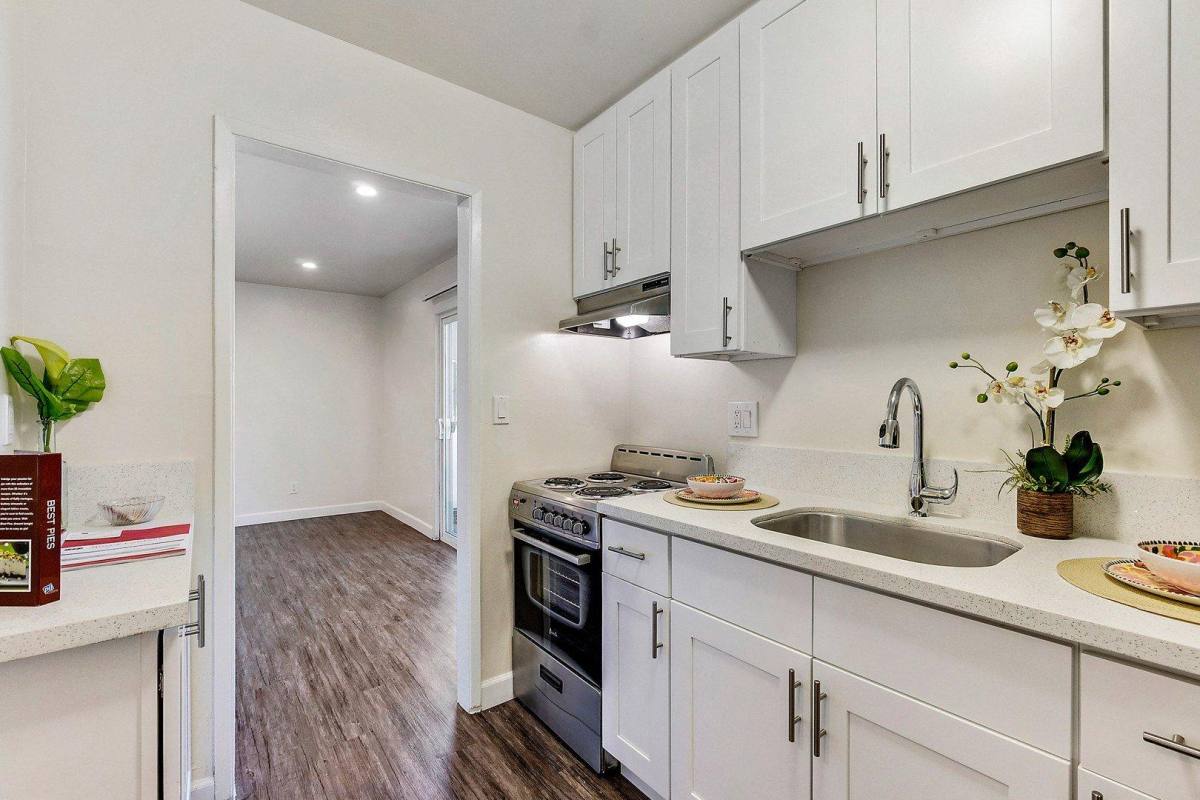Apartment for rent at Aqua South Apartment Homes, 10110 Sepulveda Blvd, Mission Hills, CA 91345