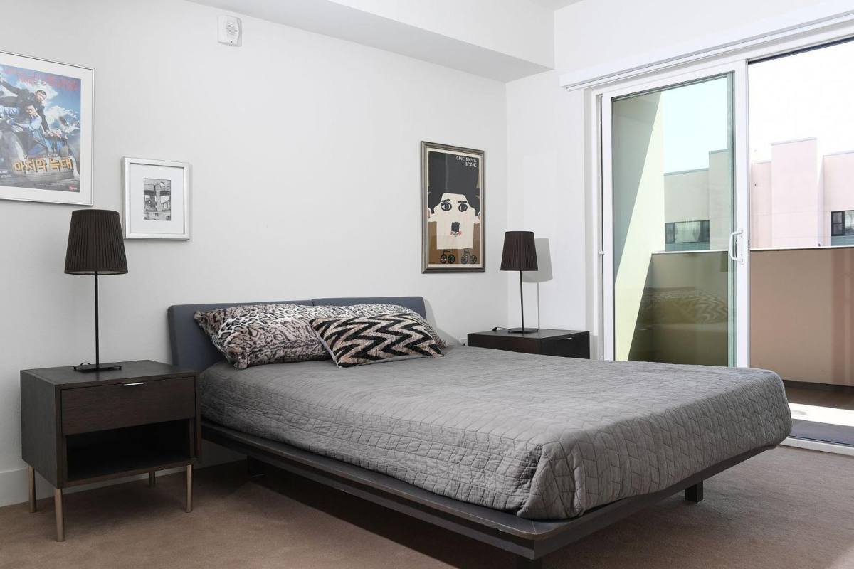 Apartment for rent at 1515 Wilshire Blvd, Los Angeles, CA 90017