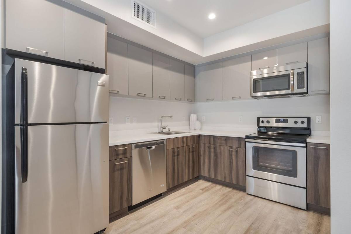 Apartment for rent at 1515 Wilshire Blvd, Los Angeles, CA 90017