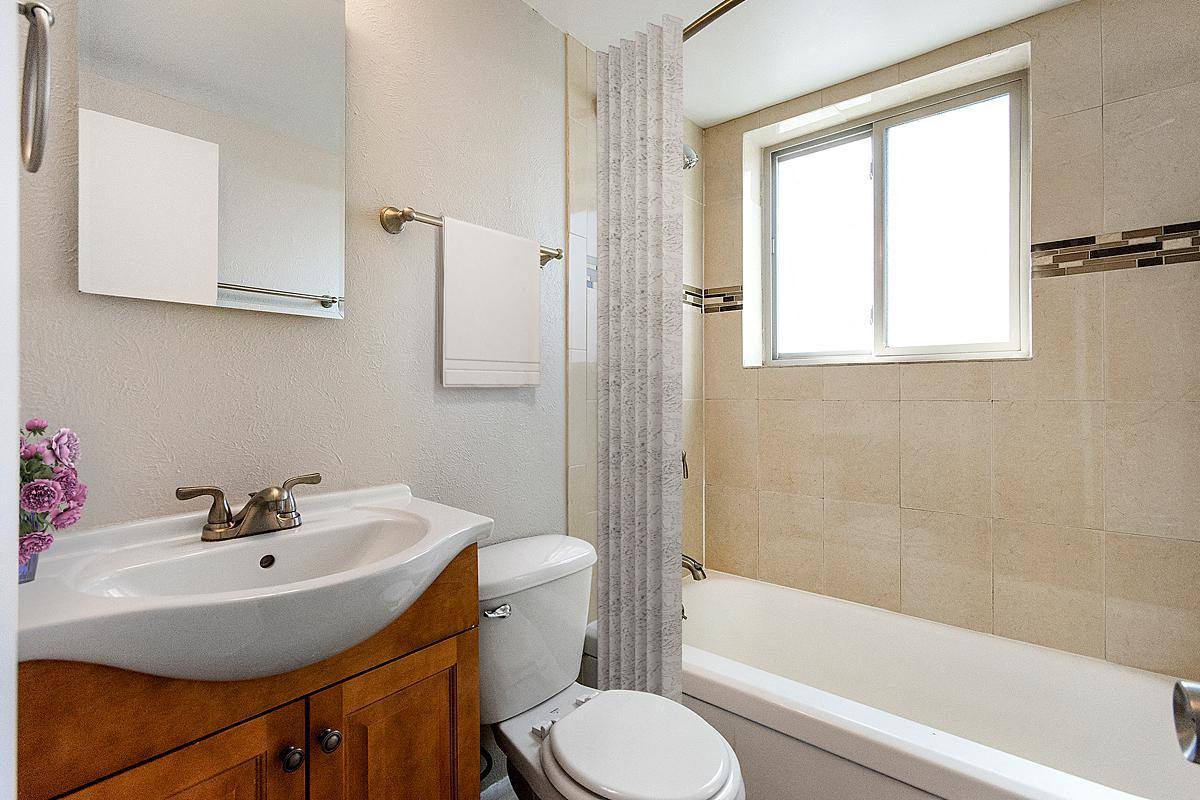 Apartment for rent at 2822 West 28th Avenue, 2822 W 28th Ave, Denver, CO 80211