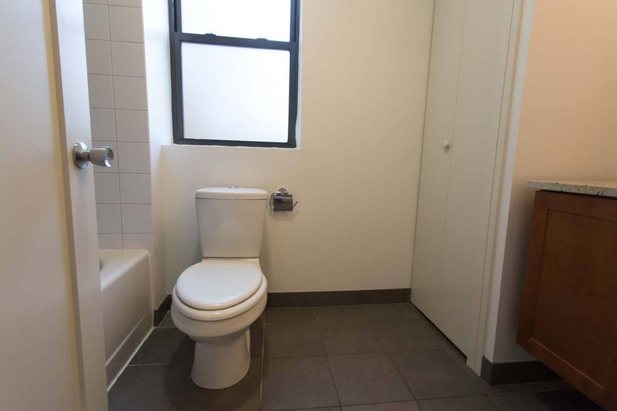 Apartment for rent at 5234 S Ingleside Ave, Chicago, IL 60615