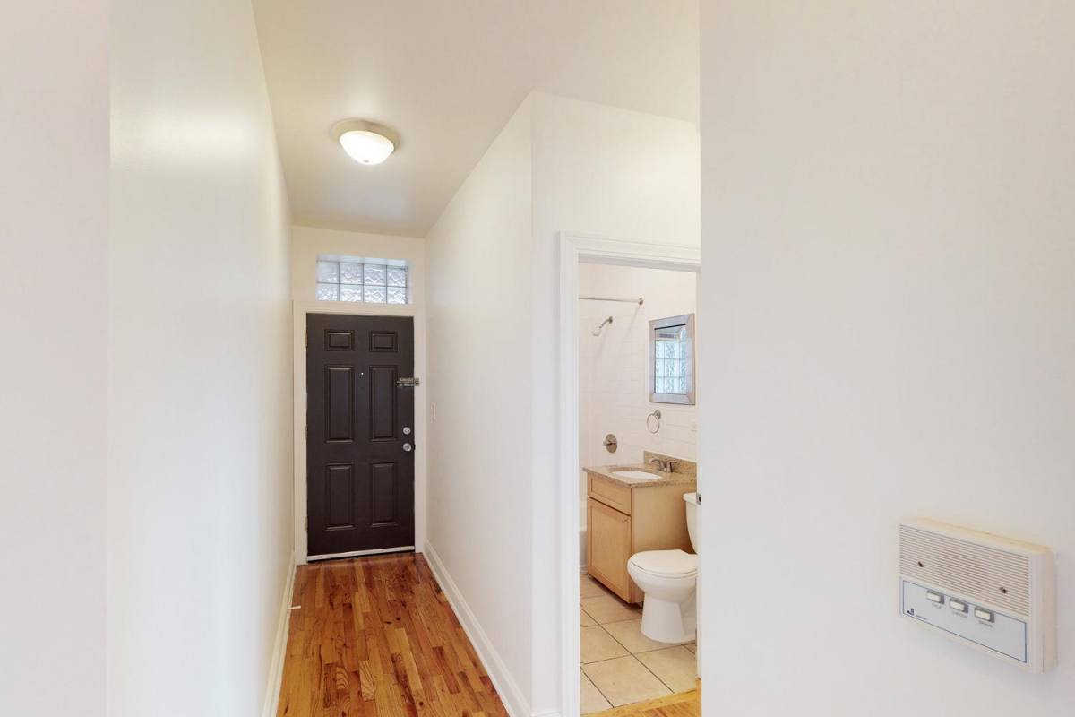 Apartment for rent at 1120 E 47th St, Chicago, IL 60653