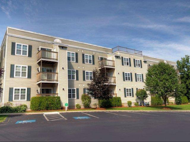 Apartment for rent at 39 Carl St, Lowell, MA 01851