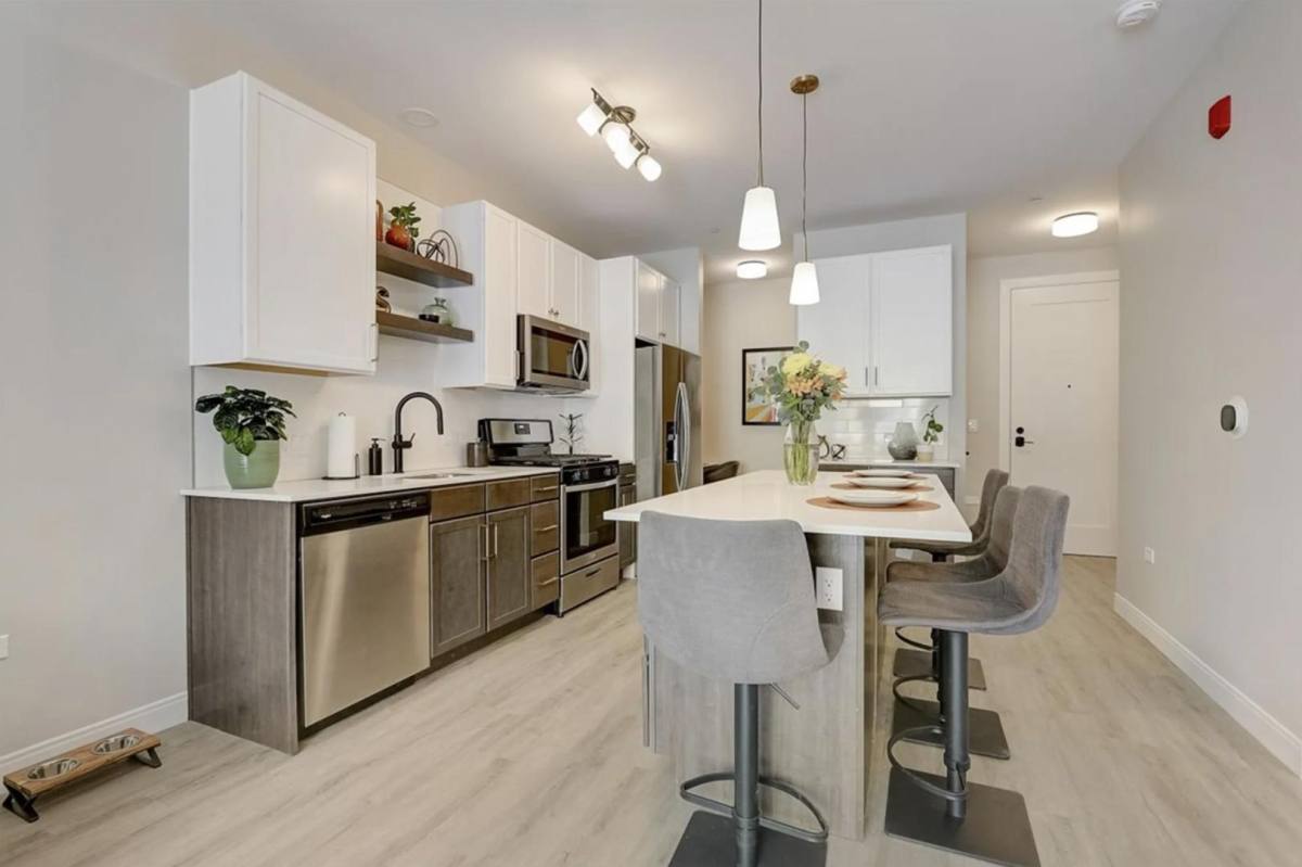 Apartment for rent at 101 S Main St, Lombard, IL 60148