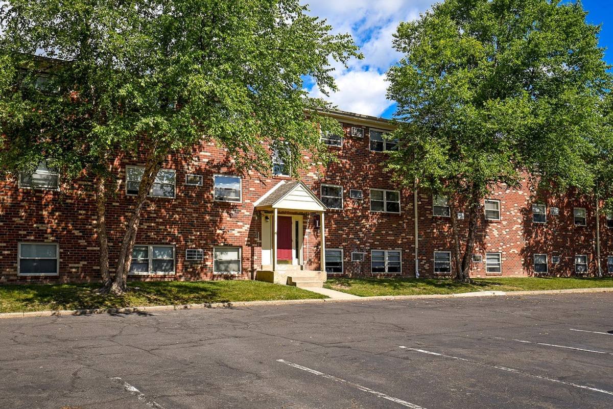 8590 New Falls Rd, Levittown, PA 19054 - Apartment for Rent - Image 3