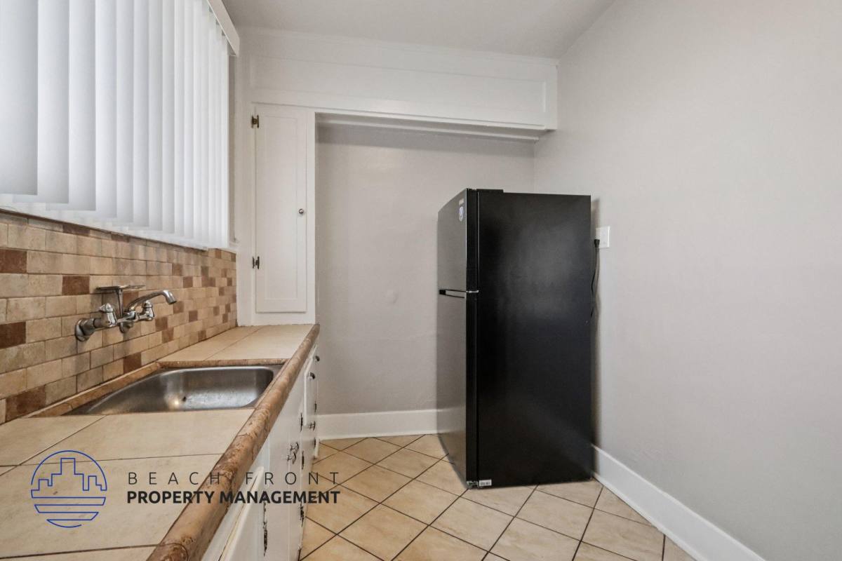 Apartment for rent at 1141 Pine Ave, Long Beach, CA 90813
