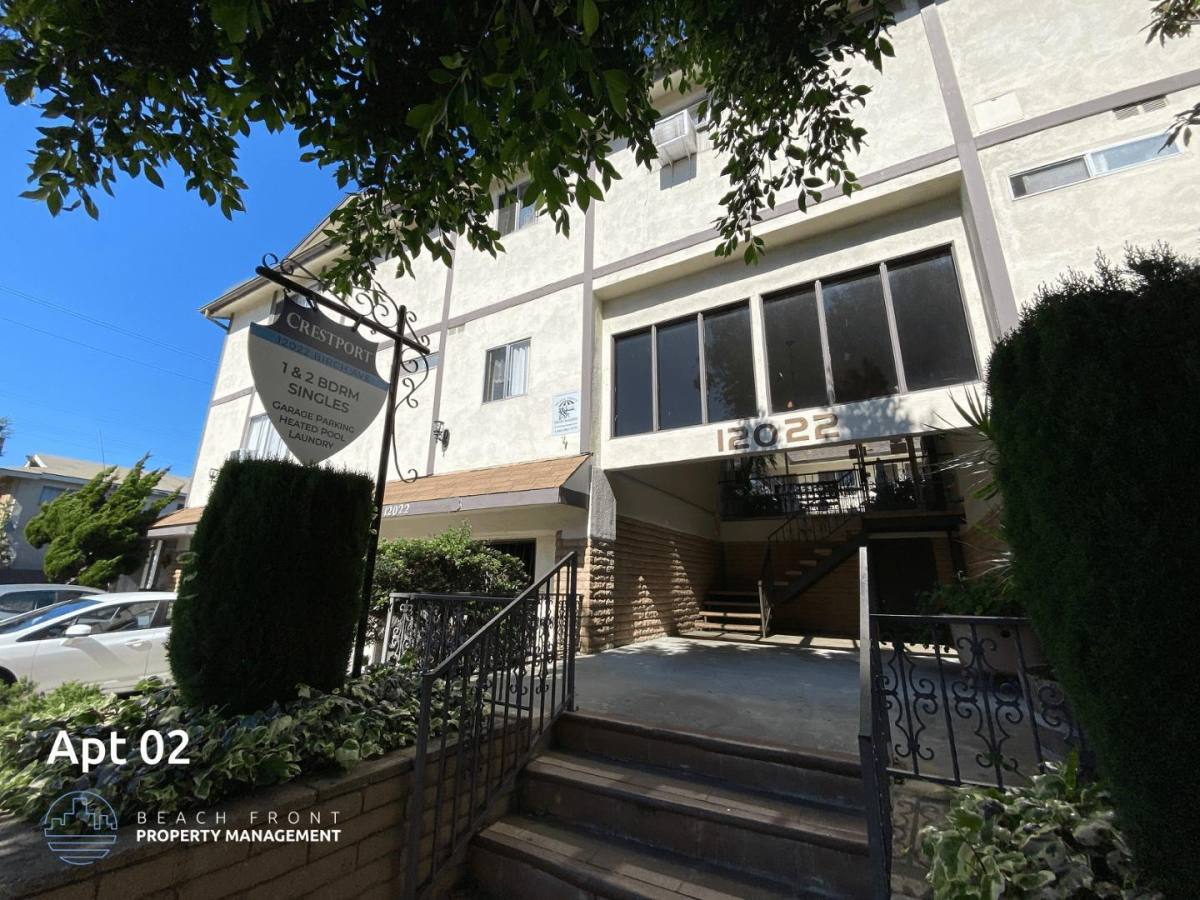 Apartment for rent at 12022 Birch Ave, Hawthorne, CA 90250