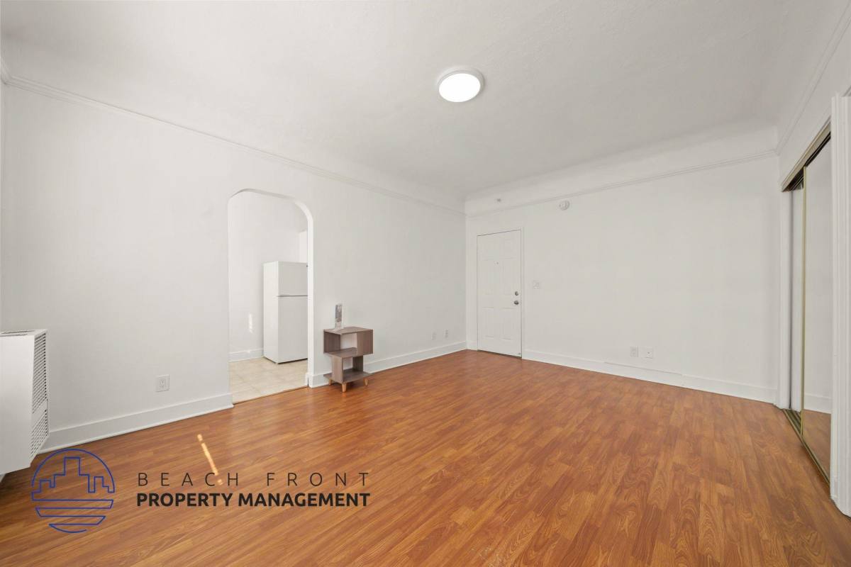 Apartment for rent at 426 South New Hampshire Avenue, 426 S New Hampshire, Los Angeles, CA 90020