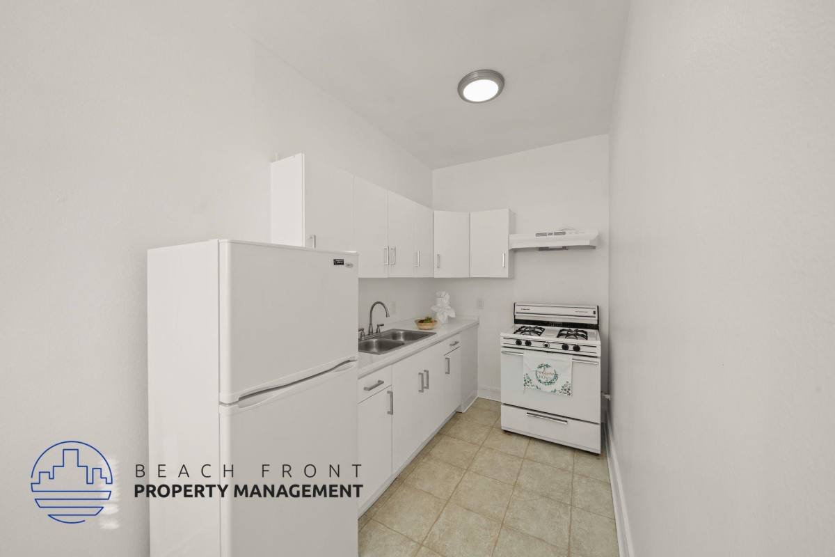 Apartment for rent at 426 South New Hampshire Avenue, 426 S New Hampshire, Los Angeles, CA 90020