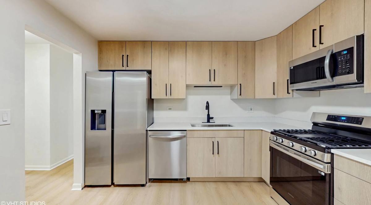 Apartment for rent at 375 W Winchester Rd, Libertyville, IL 60048