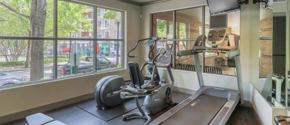 Apartment for rent at Post Abbey City Apartment Homes, 2525 Worthington St, Dallas, TX 75204