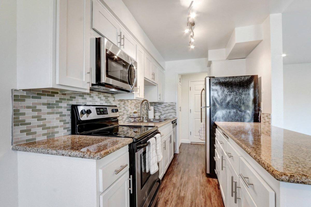 Apartment for rent at 15215 Victory Blvd, Van Nuys, CA 91411