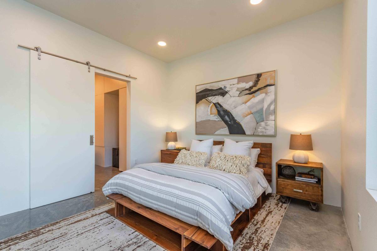 Apartment for rent at 2417 J St, Sacramento, CA 95816