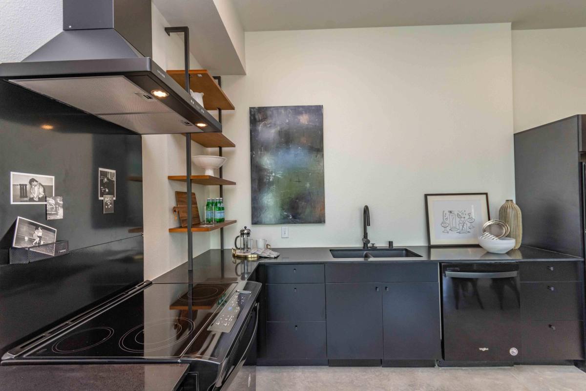 Apartment for rent at 2417 J St, Sacramento, CA 95816