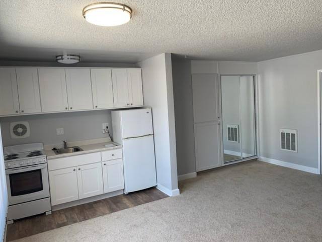 Apartment for rent at 75 Perry St, Redwood City, CA 94063
