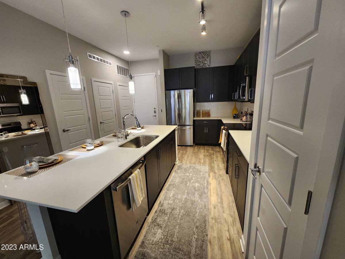 Apartment for rent at 200 E Thomas Rd, Phoenix, AZ 85012