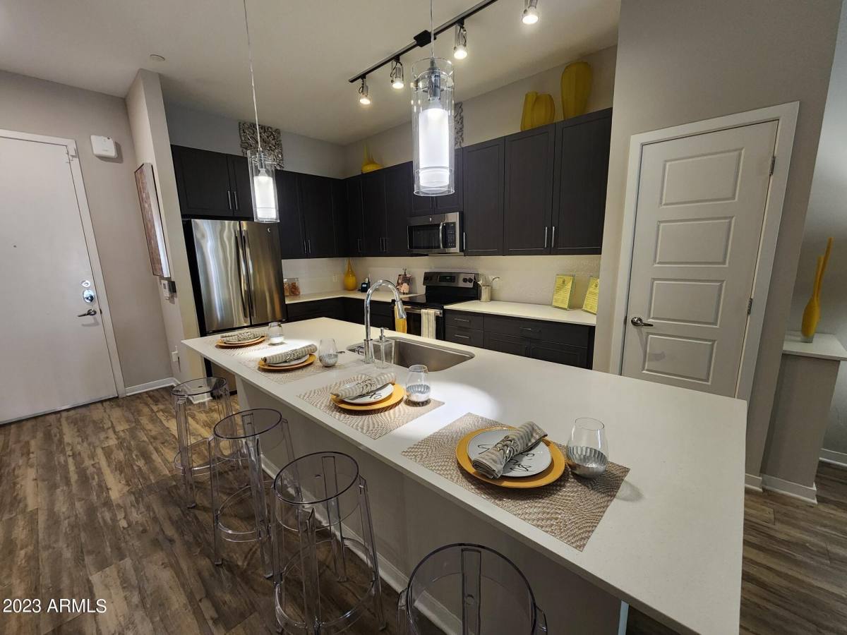 Apartment for rent at 200 E Thomas Rd, Phoenix, AZ 85012