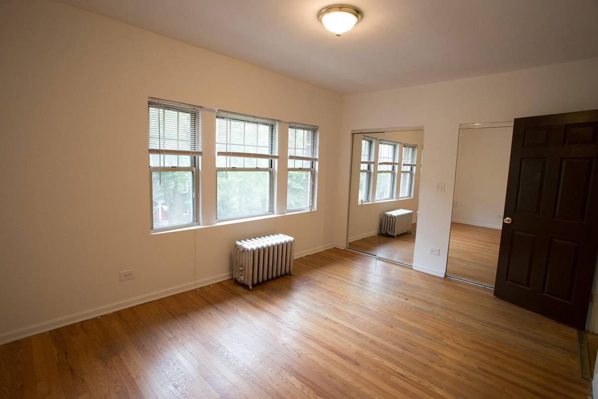 Apartment for rent at 5528 S Cornell Ave, Chicago, IL 60637