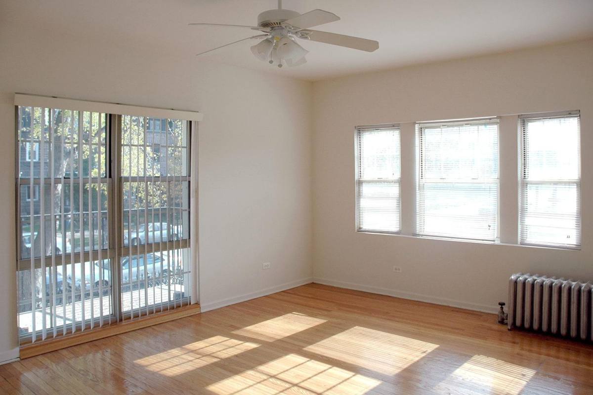 Apartment for rent at 5528 S Cornell Ave, Chicago, IL 60637