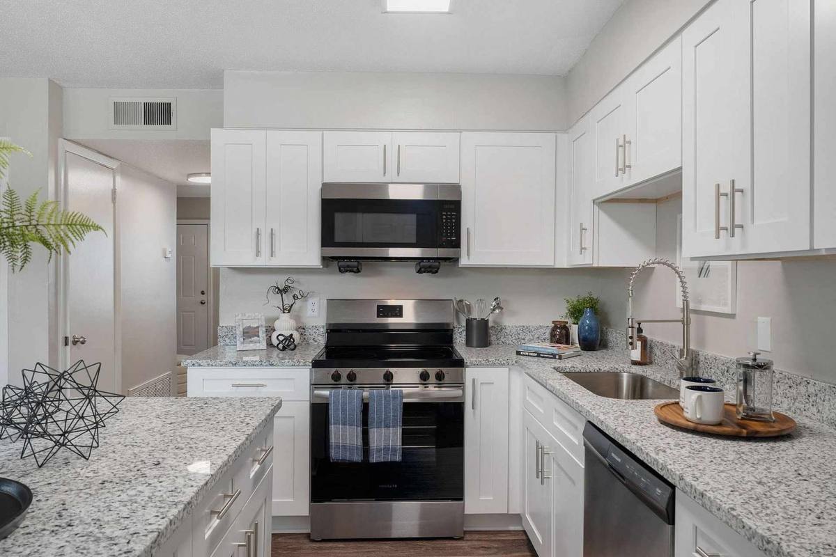 Apartment for rent at 6490 US-49, Brandon, MS 39042