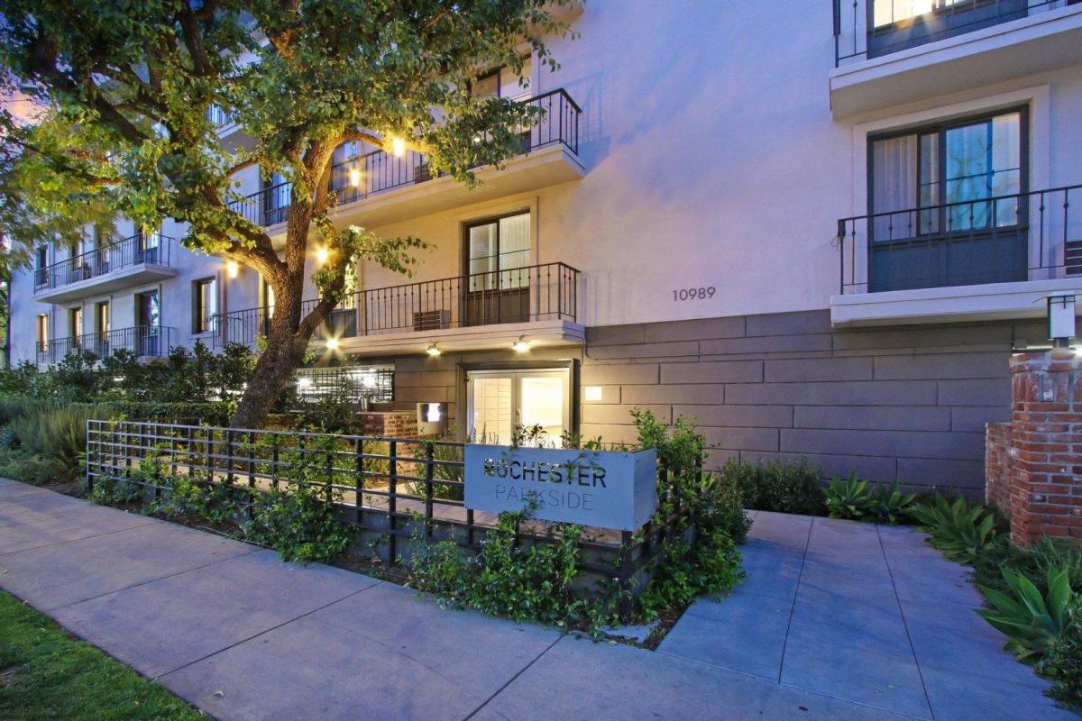 Apartment for rent at Rochester Avenue Luxury, 10989 Rochester, Los Angeles, CA 90024